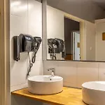 Flamingo Centrum Hostel *