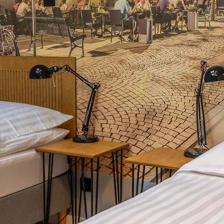 אכסניה Flamingo Centrum לודז'