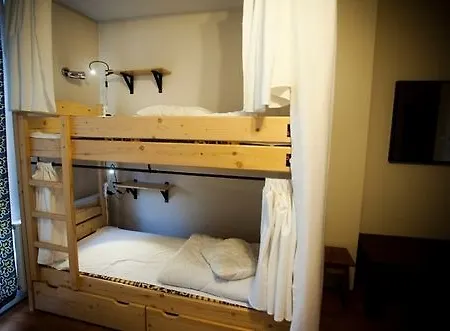 אכסניה Flamingo Centrum *