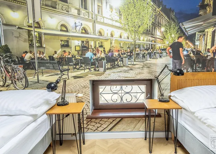 Flamingo Centrum Hostel *