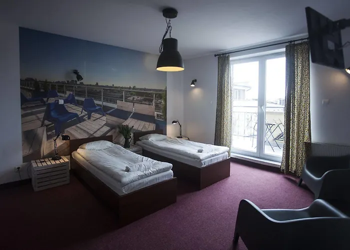 Flamingo Centrum Hostel *